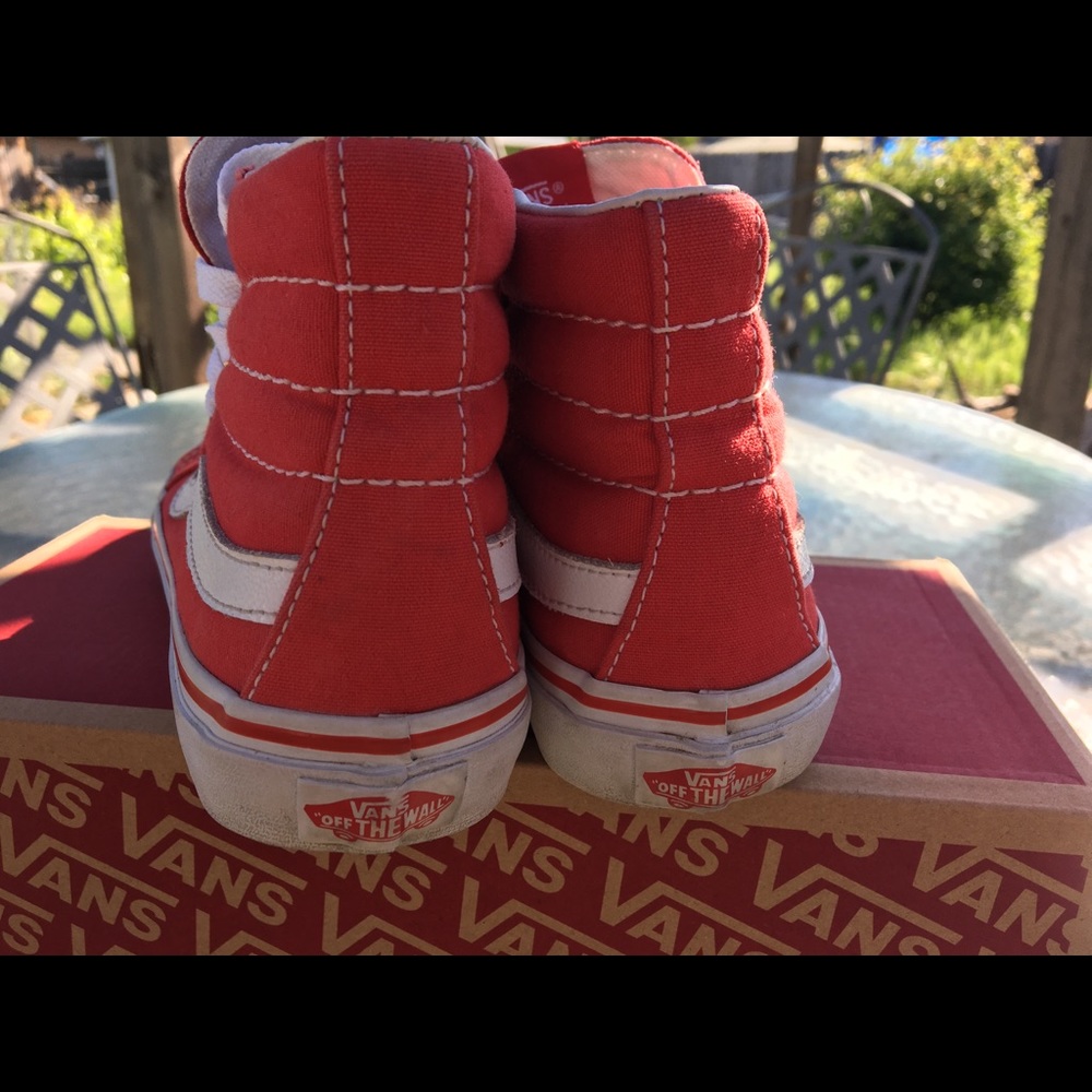 Red vans ! - Picture 7 of 8